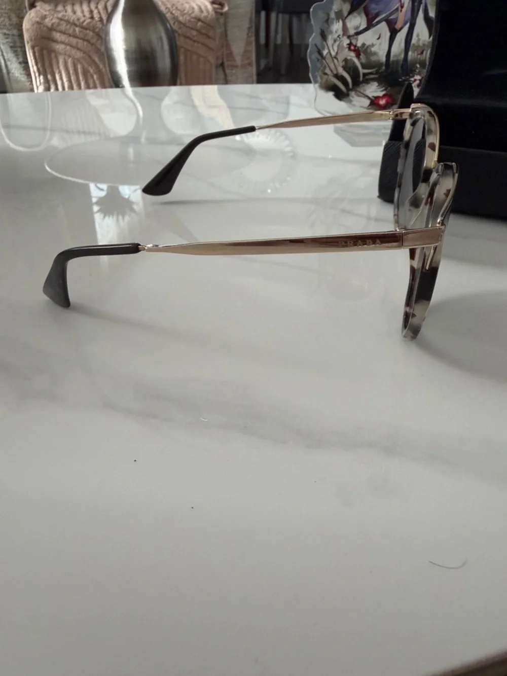 Authentic Prada Tortoiseshell Round Sunglasses Gold Accent Frame - Picture 13 of 15